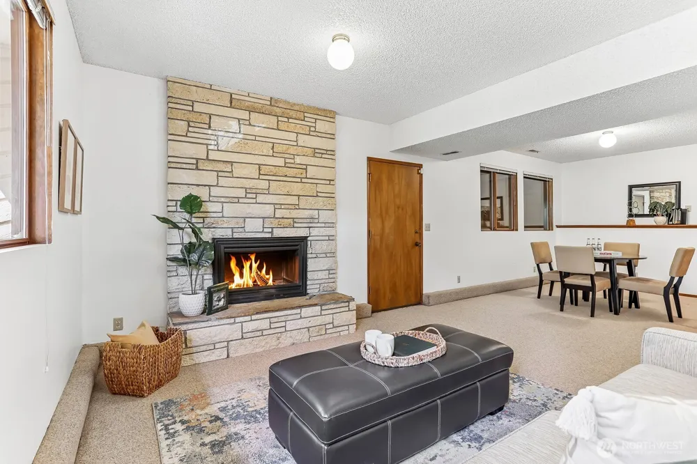 13604 SE 1st Street Bellevue, WA 98005