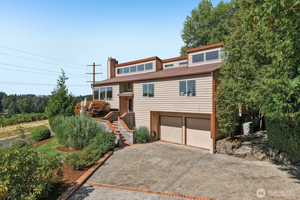 13604 SE 1st Street Bellevue, WA 98005