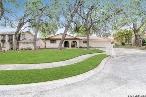 1406 BUTTON LN