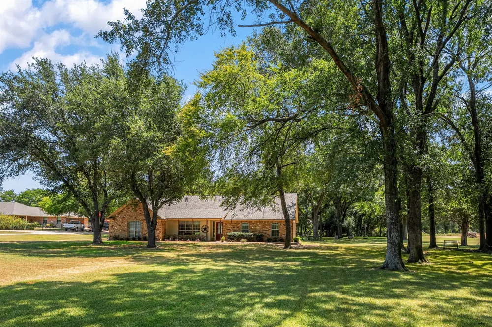 17325 County Road 4067 Kemp, TX 75143