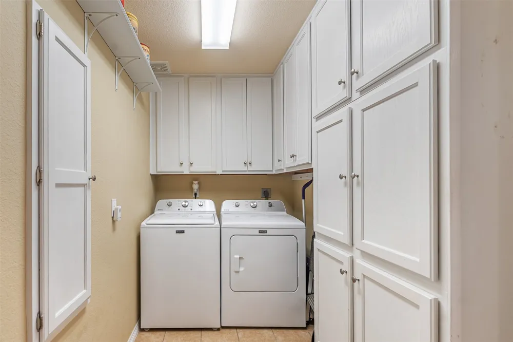 17325 County Road 4067 Kemp, TX 75143