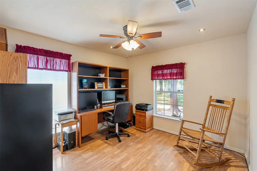17325 County Road 4067 Kemp, TX 75143