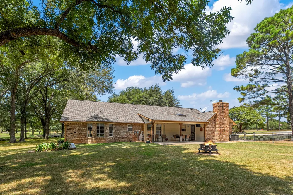 17325 County Road 4067 Kemp, TX 75143