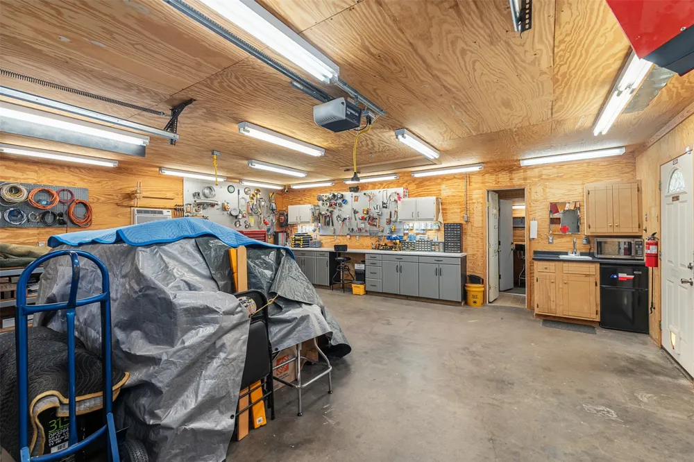 17325 County Road 4067 Kemp, TX 75143