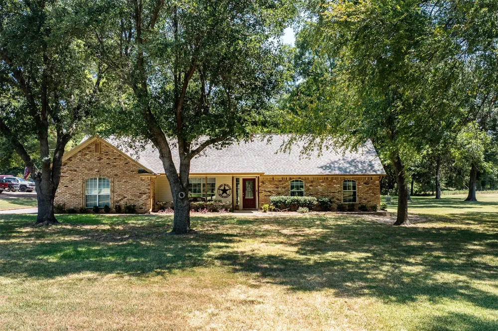 17325 County Road 4067 Kemp, TX 75143