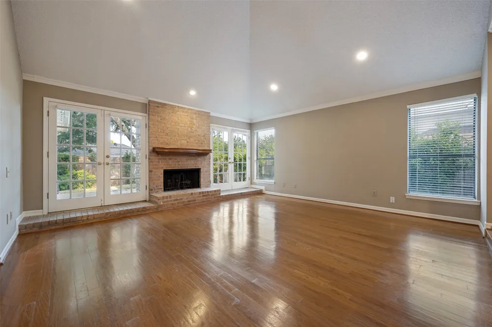 4043 Morman Lane Addison, TX 75001