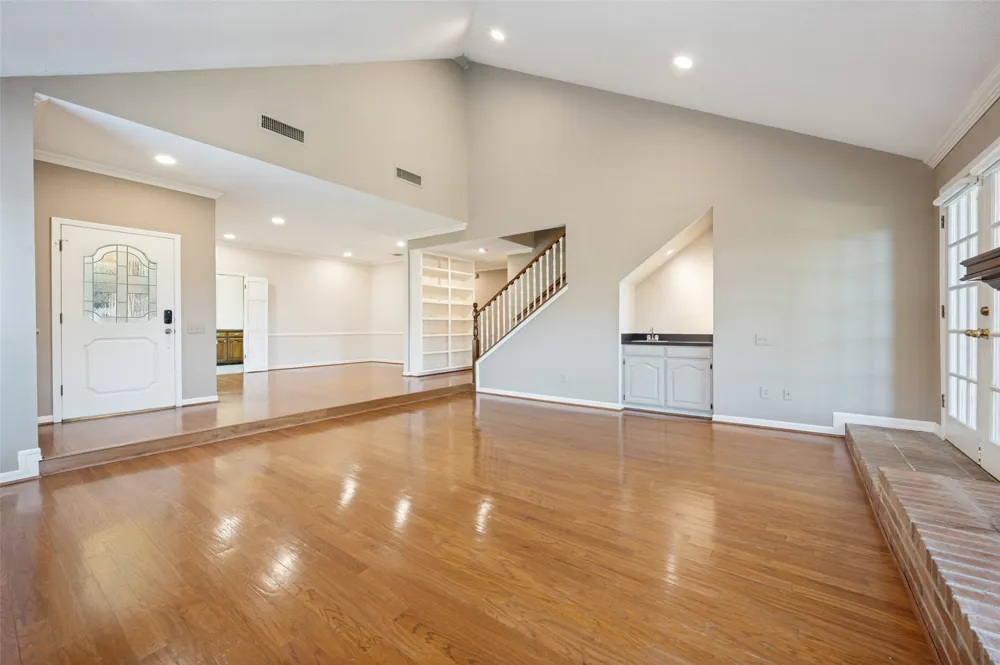 4043 Morman Lane Addison, TX 75001