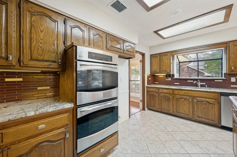 4043 Morman Lane Addison, TX 75001