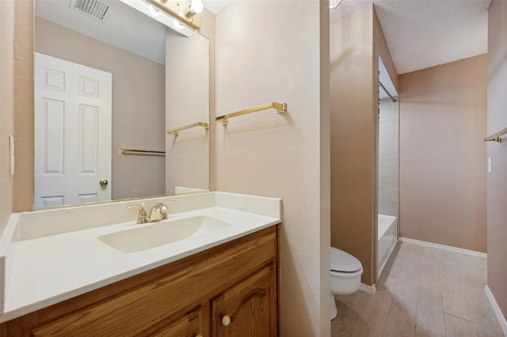 4043 Morman Lane Addison, TX 75001