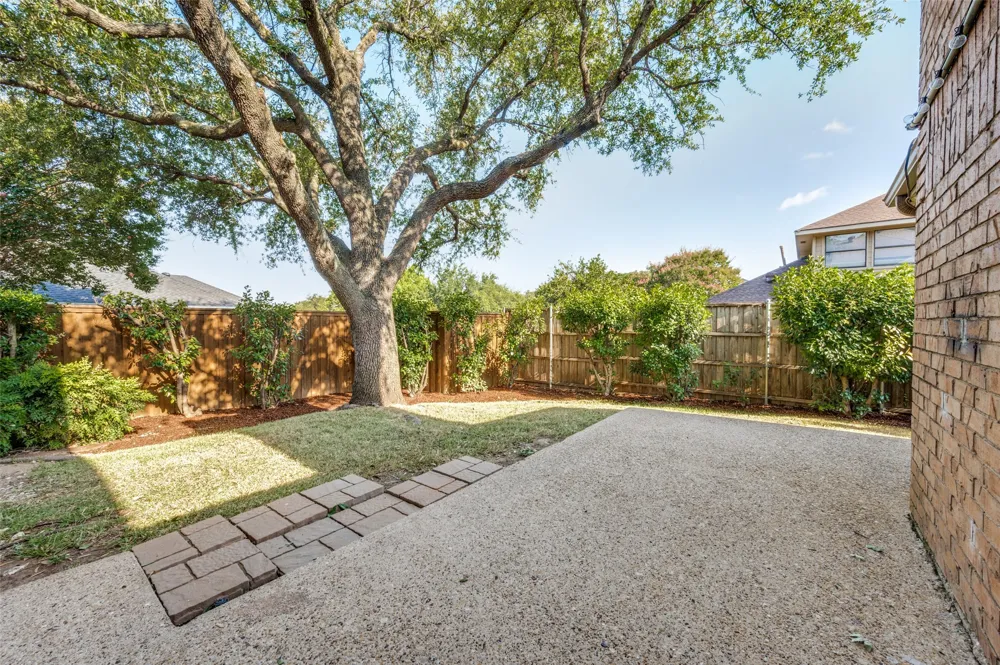4043 Morman Lane Addison, TX 75001