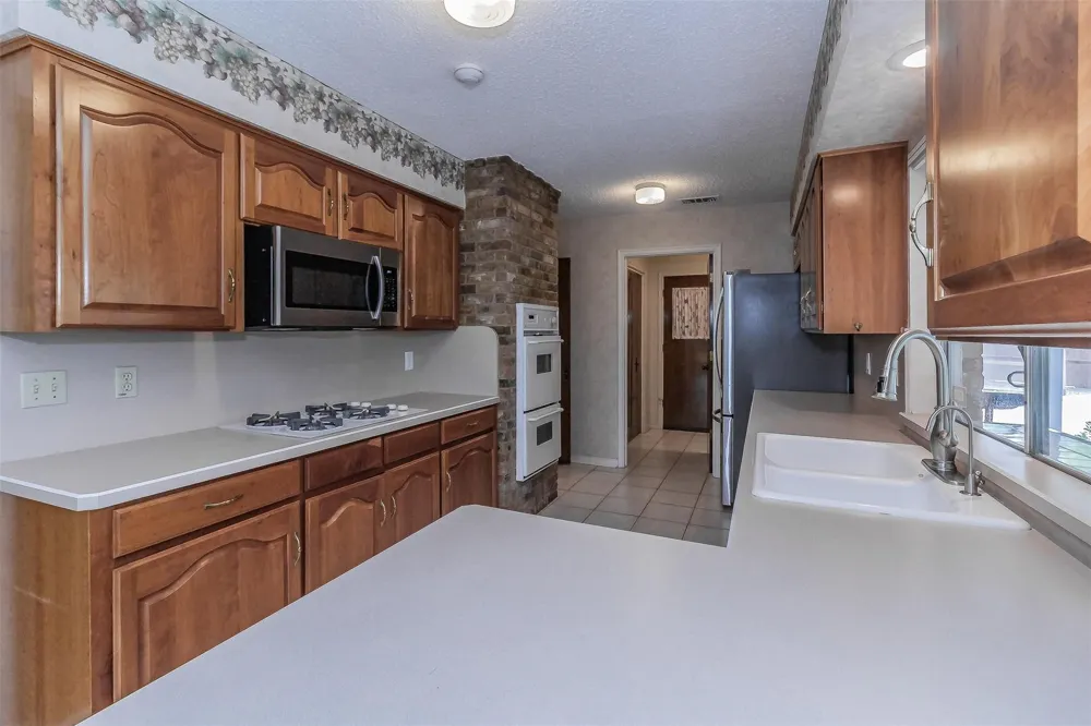 2604 Twinpost Court Irving, TX 75062