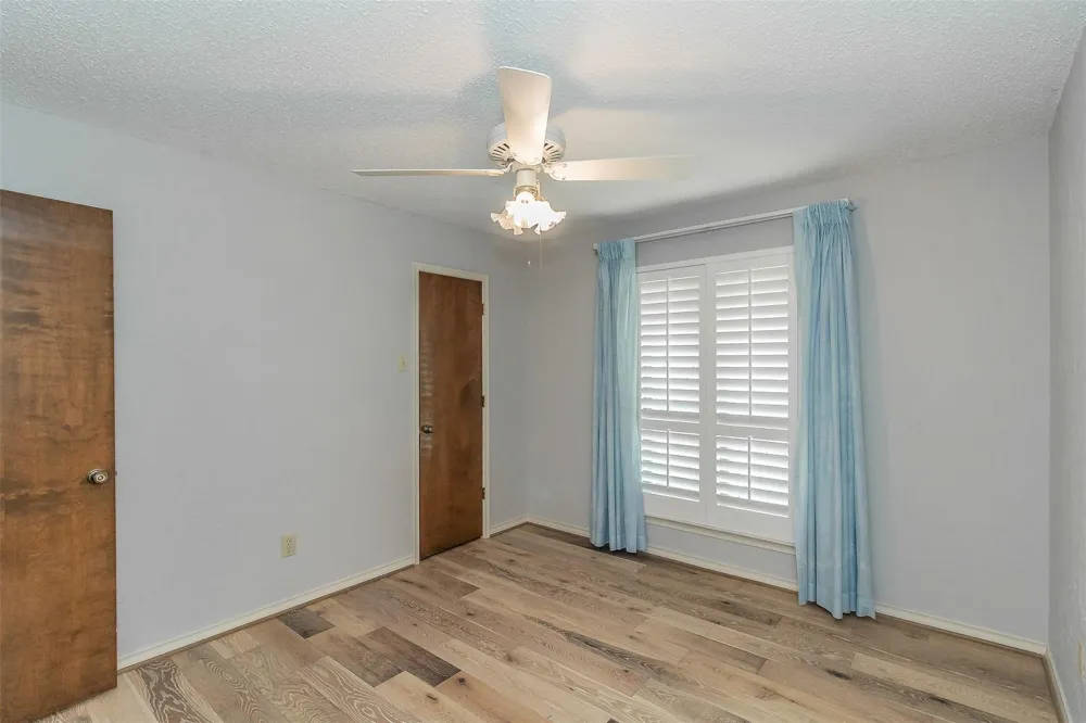 2604 Twinpost Court Irving, TX 75062