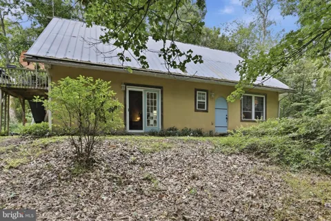 506 STRAWBERRY LANE