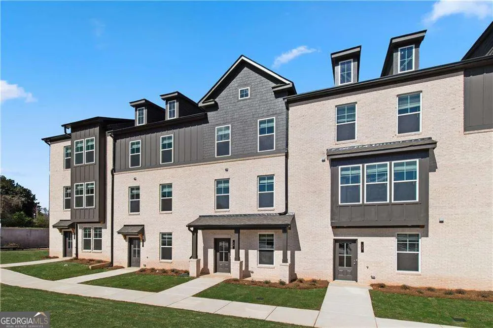 2818 Daybreak LN Newnan, GA 30265