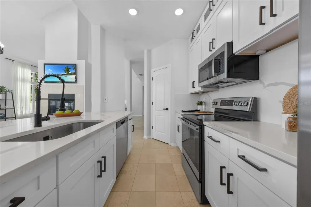 130 WIMBLEDON CIRCLE Lake Mary, FL 32746