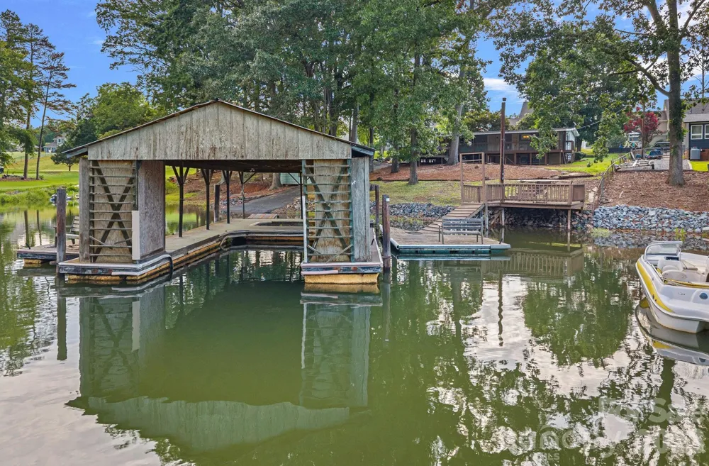 218 Lineberger Drive Mooresville, NC 28117
