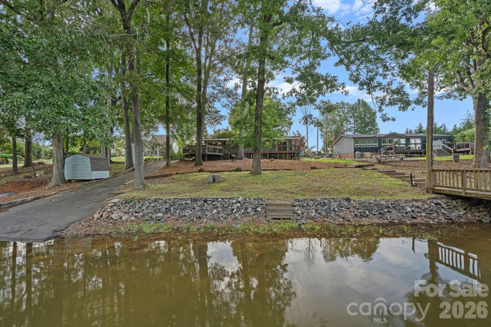 218 Lineberger Drive Mooresville, NC 28117