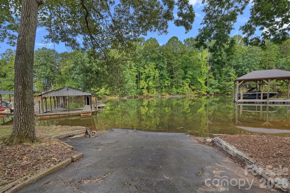 218 Lineberger Drive Mooresville, NC 28117