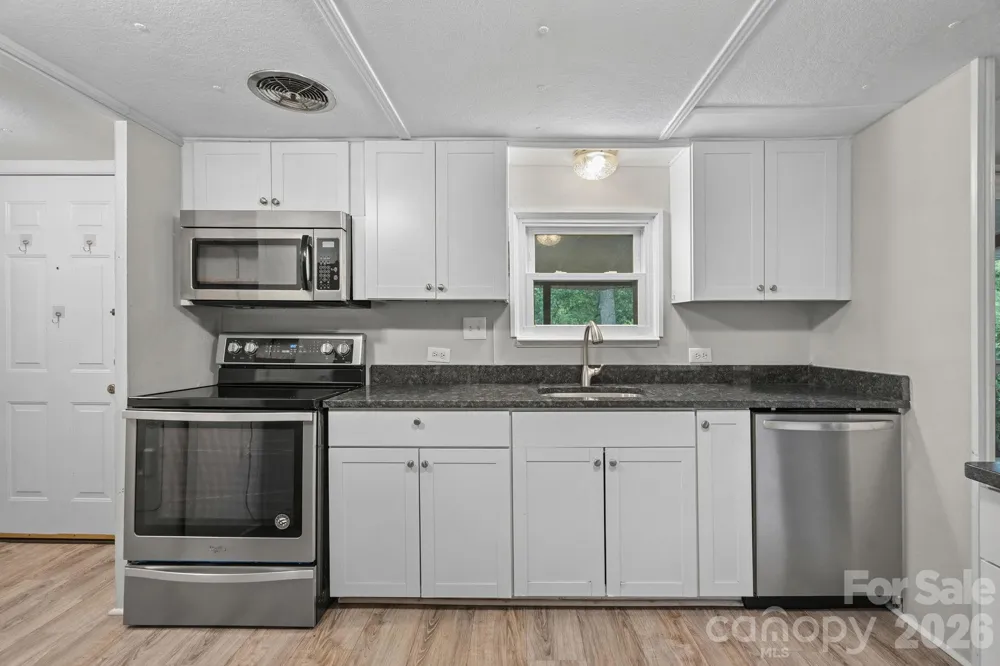 218 Lineberger Drive Mooresville, NC 28117