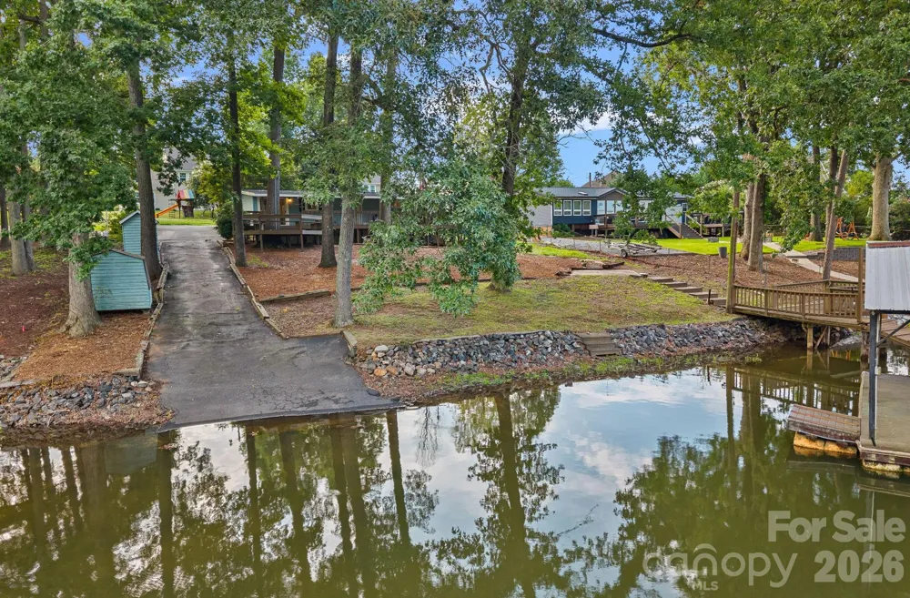 218 Lineberger Drive Mooresville, NC 28117