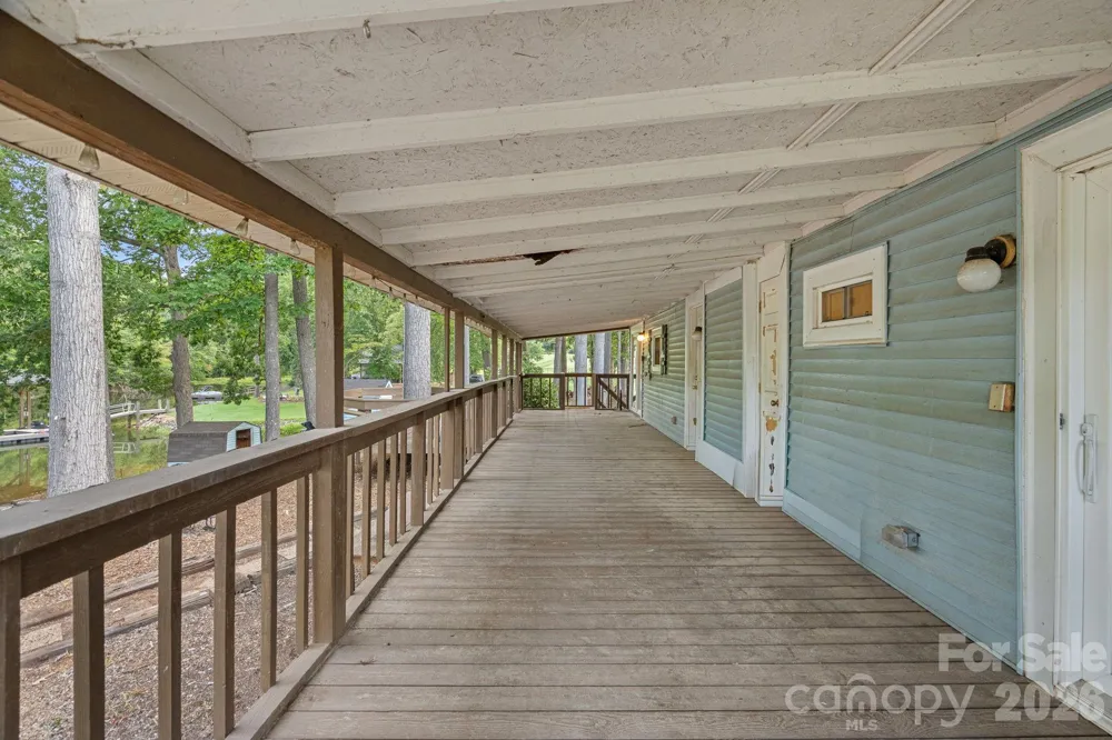 218 Lineberger Drive Mooresville, NC 28117