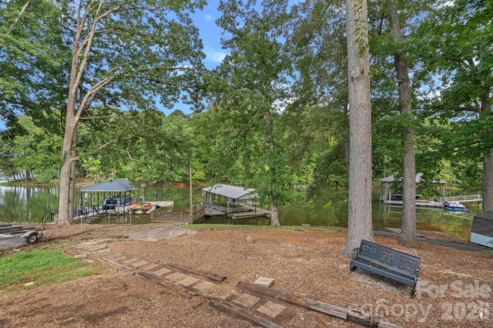218 Lineberger Drive Mooresville, NC 28117