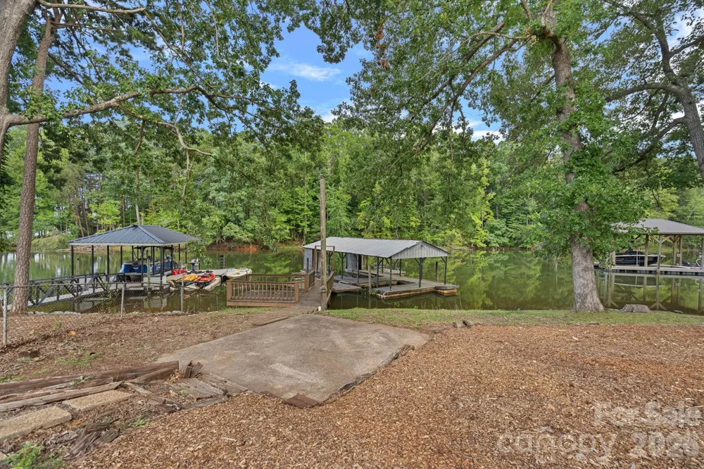 218 Lineberger Drive Mooresville, NC 28117