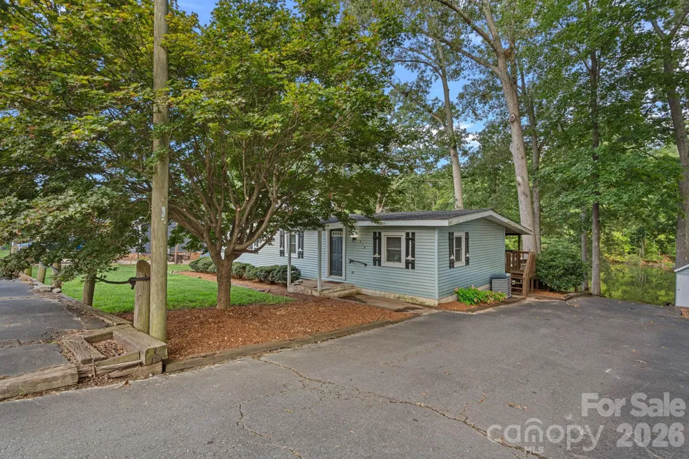 218 Lineberger Drive Mooresville, NC 28117