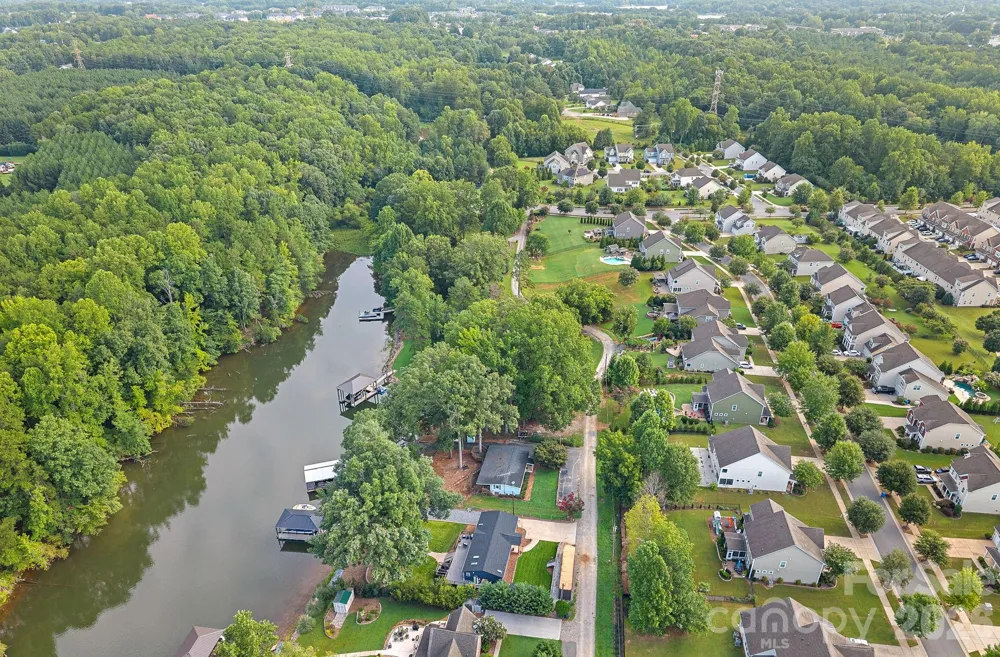 218 Lineberger Drive Mooresville, NC 28117