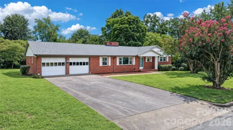 201 Woodlawn Drive