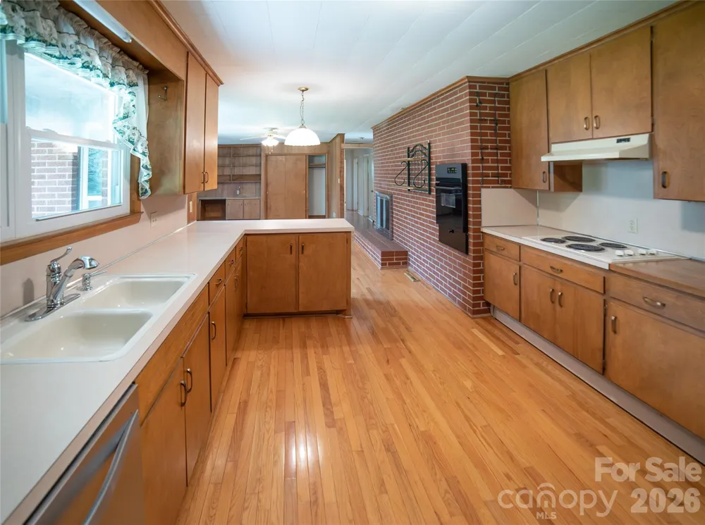 201 Woodlawn Drive Morganton, NC 28655