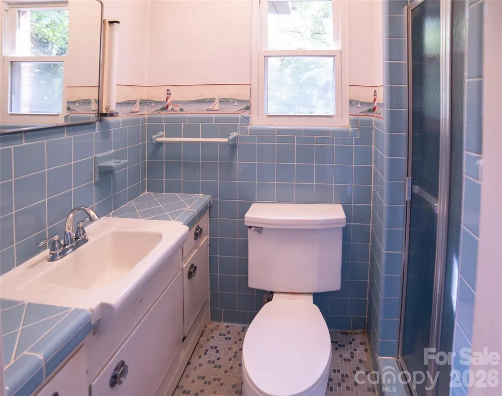 201 Woodlawn Drive Morganton, NC 28655