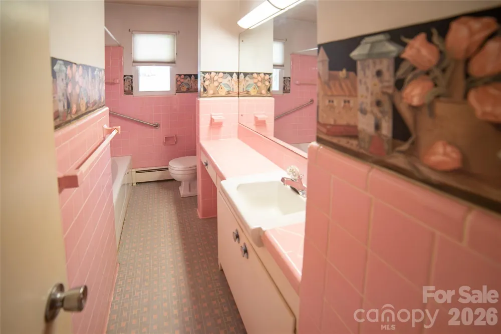 201 Woodlawn Drive Morganton, NC 28655