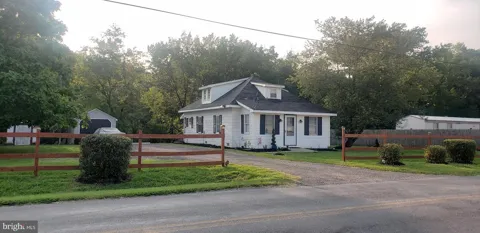 2766 VETERANS DRIVE
