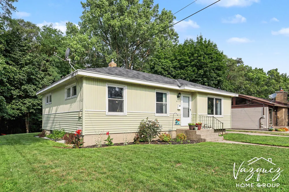 4113 Heron Avenue SW Wyoming, MI 49509