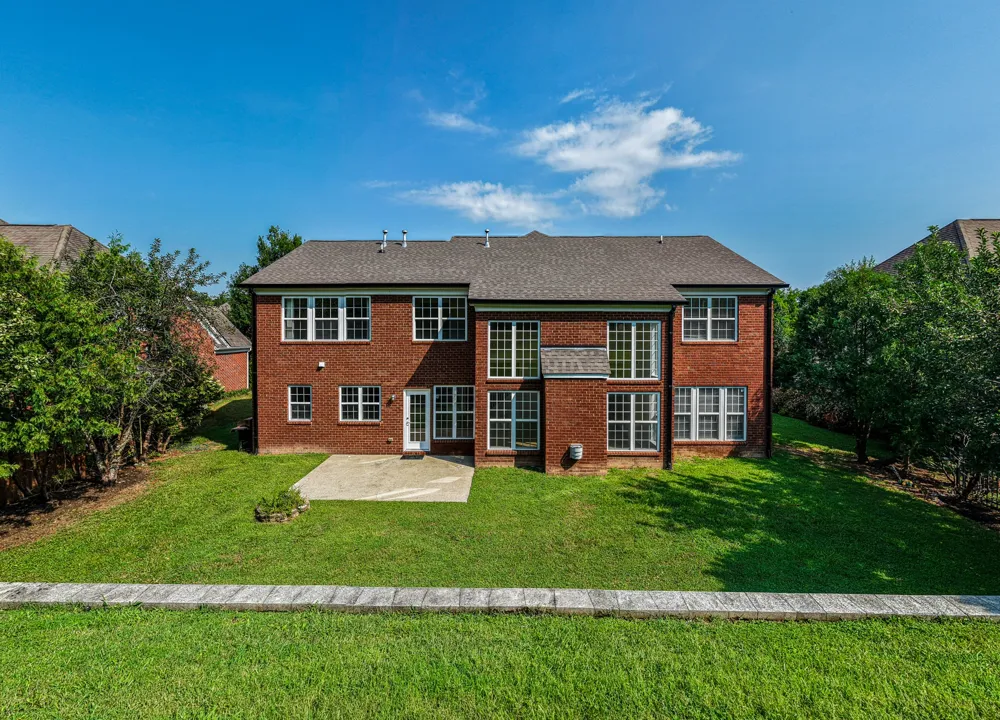 2013 Delaware Dr Nolensville, TN 37135