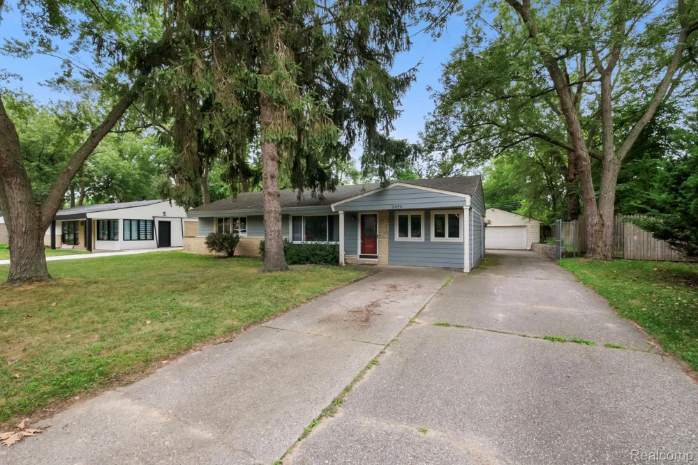 2495 Walce Drive West Bloomfield Charter Township, MI 48324