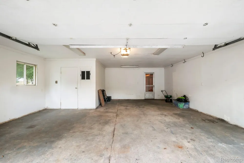 2495 Walce Drive West Bloomfield Charter Township, MI 48324