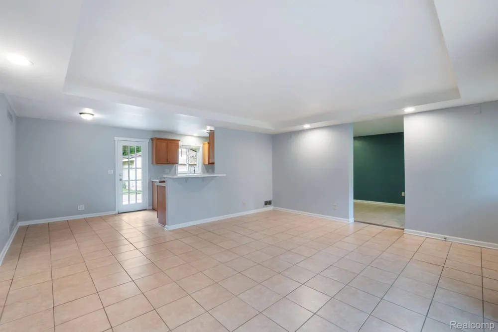 2495 Walce Drive West Bloomfield Charter Township, MI 48324