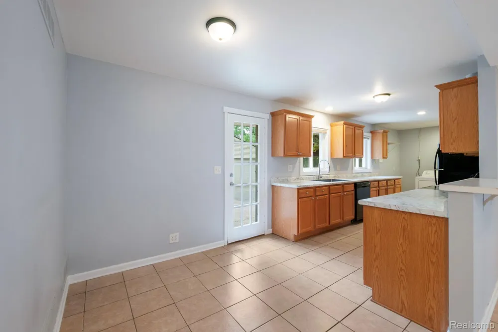 2495 Walce Drive West Bloomfield Charter Township, MI 48324