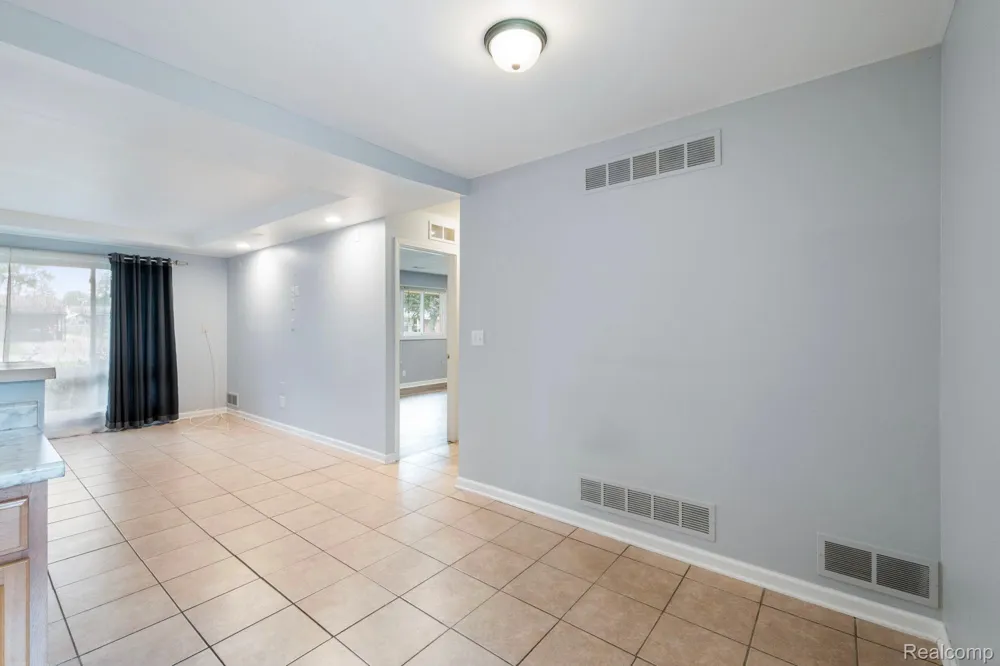 2495 Walce Drive West Bloomfield Charter Township, MI 48324