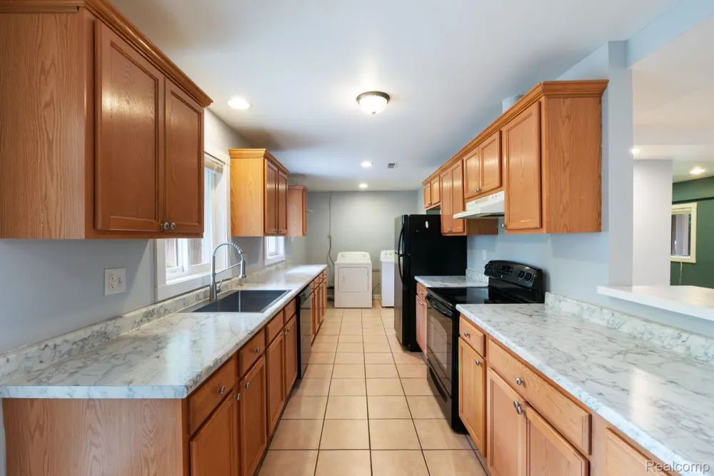 2495 Walce Drive West Bloomfield Charter Township, MI 48324