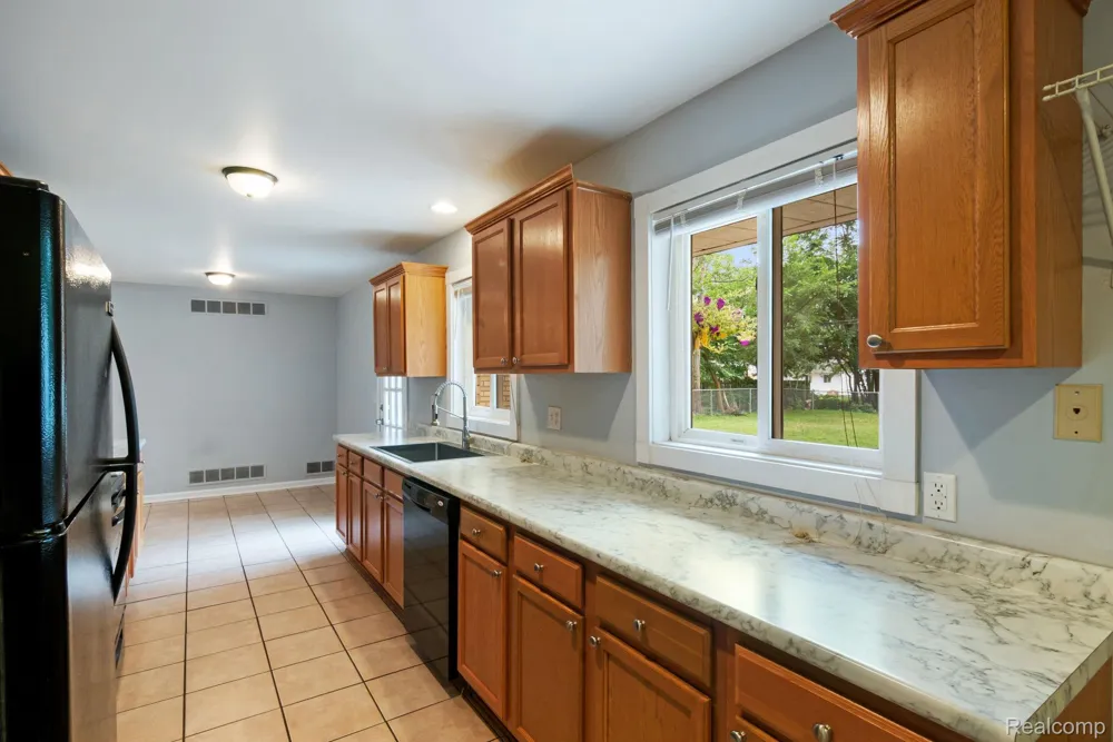 2495 Walce Drive West Bloomfield Charter Township, MI 48324