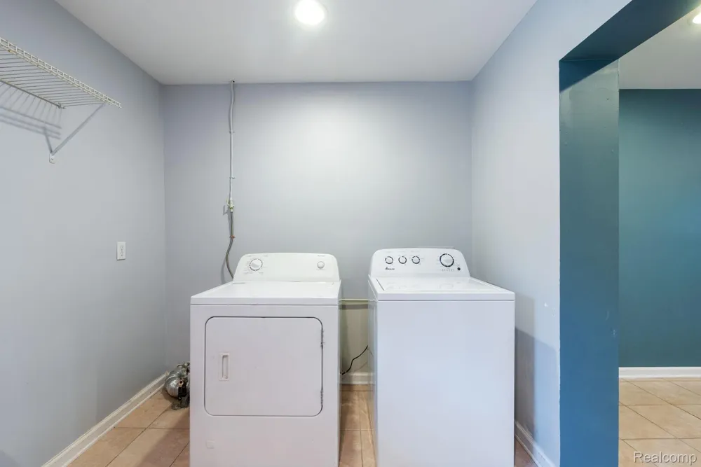 2495 Walce Drive West Bloomfield Charter Township, MI 48324