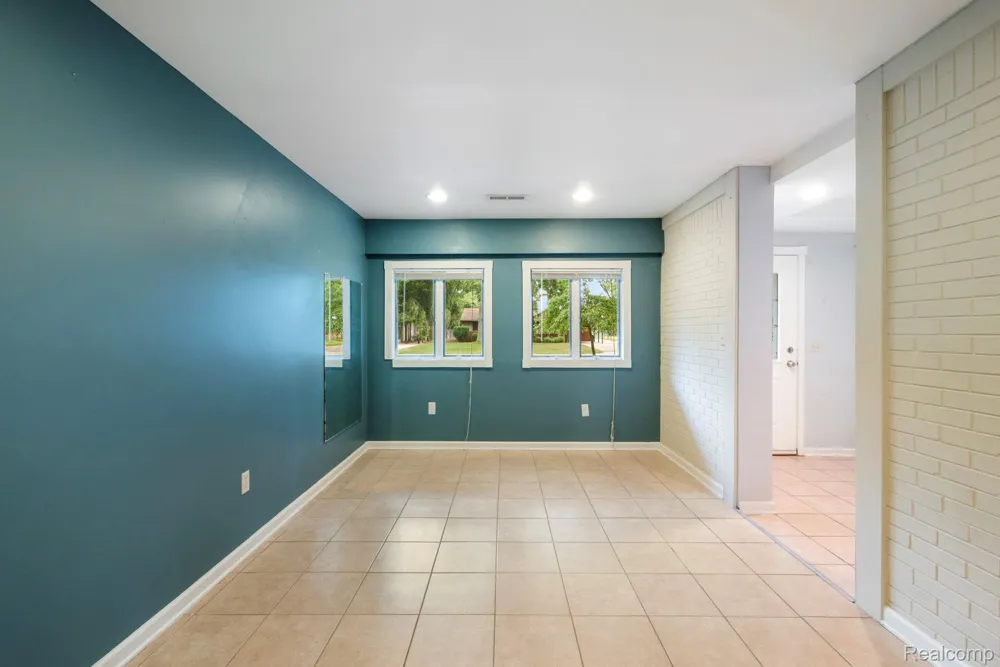 2495 Walce Drive West Bloomfield Charter Township, MI 48324