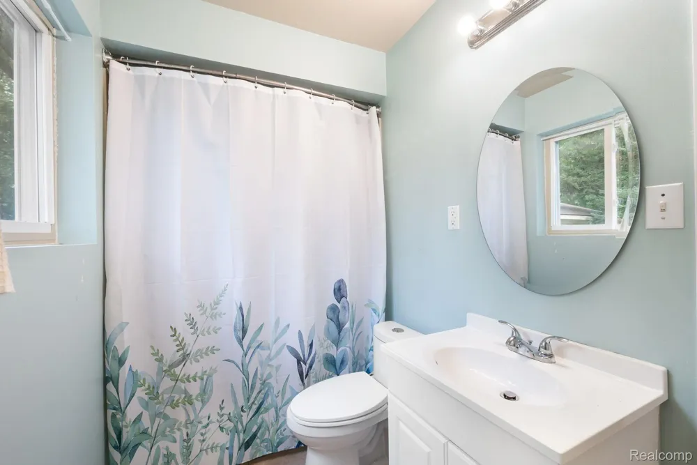 2495 Walce Drive West Bloomfield Charter Township, MI 48324
