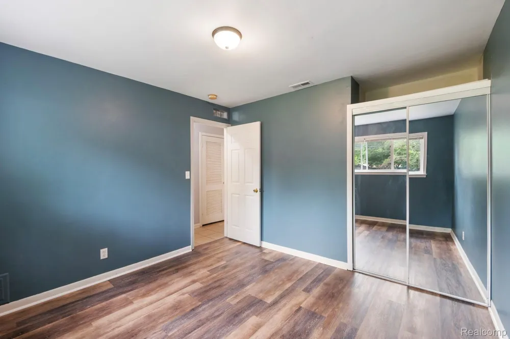 2495 Walce Drive West Bloomfield Charter Township, MI 48324