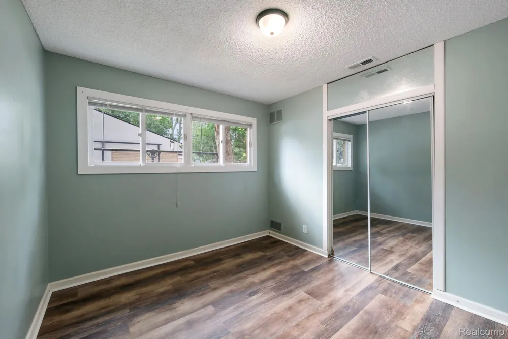 2495 Walce Drive West Bloomfield Charter Township, MI 48324