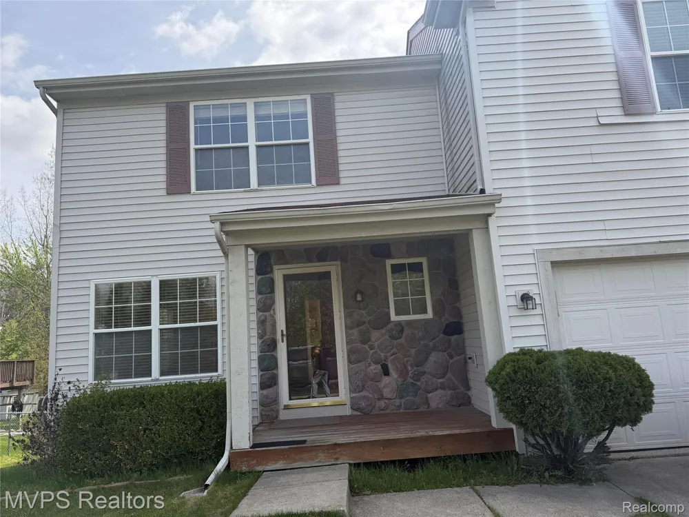 840 Andover Woods Drive Fenton City, MI 48430