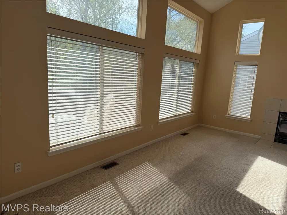840 Andover Woods Drive Fenton City, MI 48430